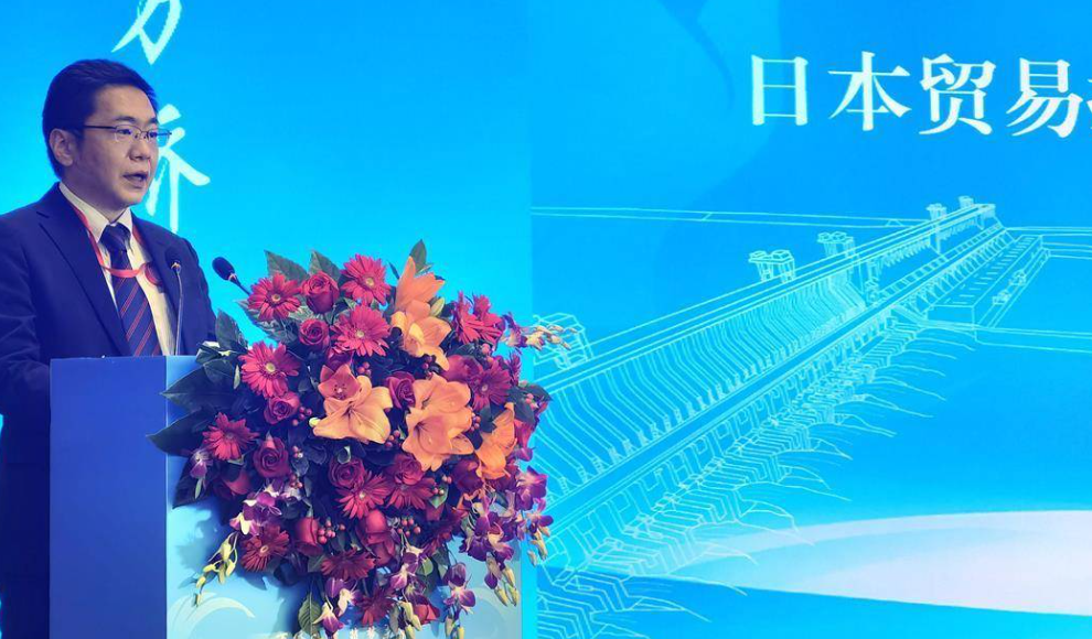 日本首席贸易谈判代表进入白宫面见特朗普讨论