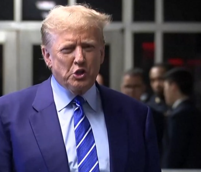 特朗普称海军部长费伦被解职是因造船问题上的